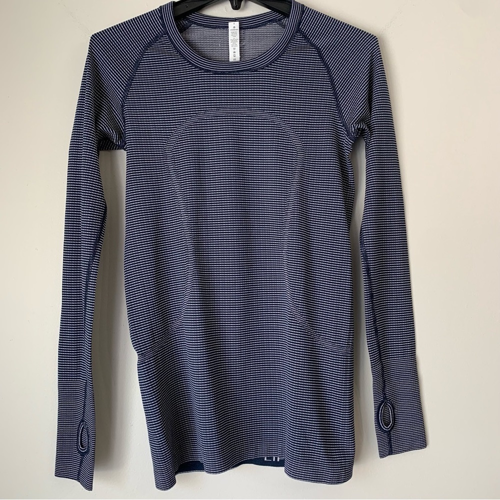 Lululemon Swiftly Tech Long Sleeve
Crew Top True Navy / White 8
